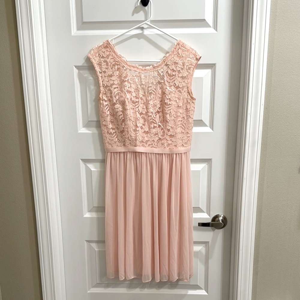 ✨David’s Bridal Lace Dress✨